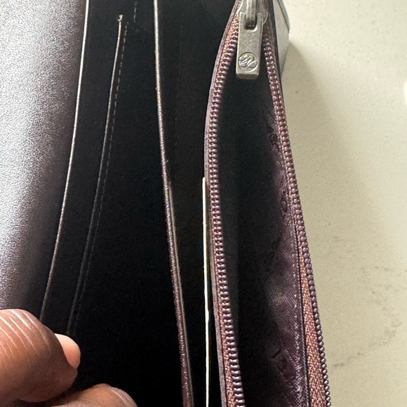 Vintage Rare  Brown leather Longchamp wallet with brass  hardware and monogram - Picture 10 of 10